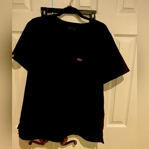 COPY - FIGS Scrubs. Women’s  XL catarina top. Black. EUC